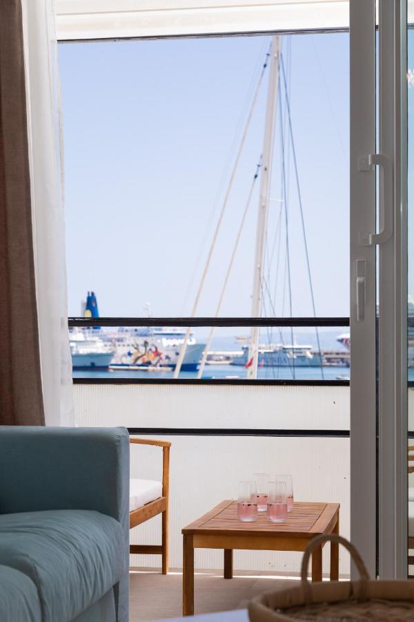 Sun And Sea Deluxe Apartment