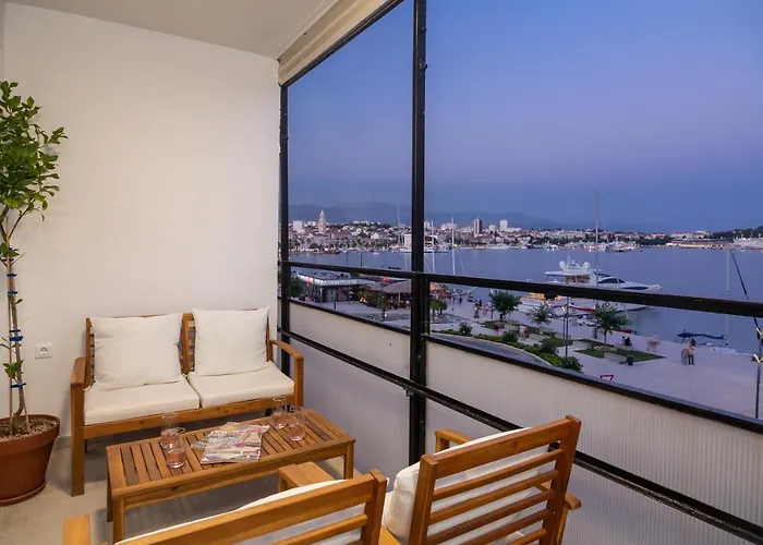 Sun And Sea Deluxe Apartments